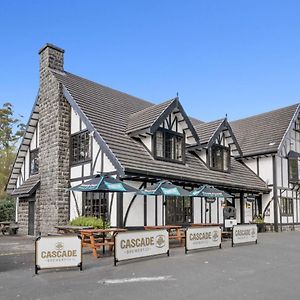The Fox And Hounds Historic Hotel